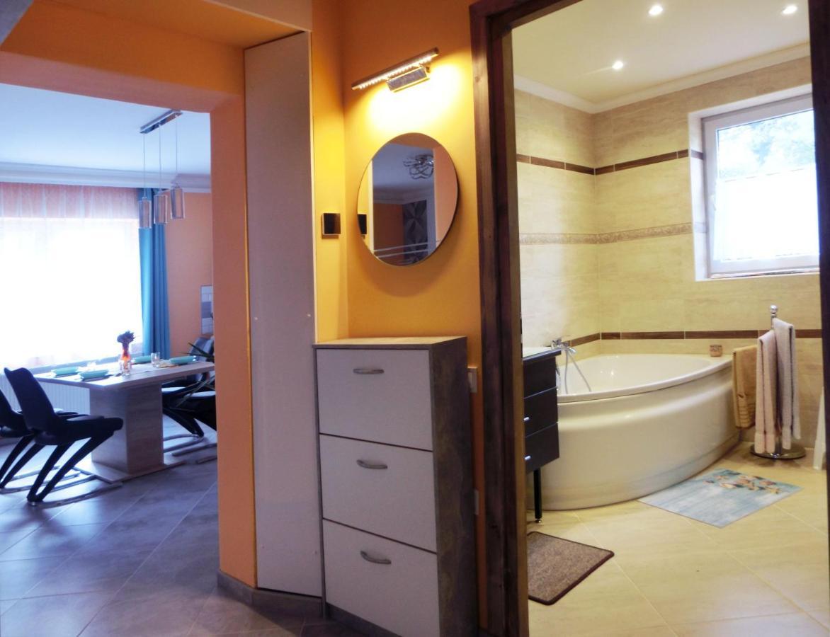 Pilis Apartman Piliscsaba エクステリア 写真